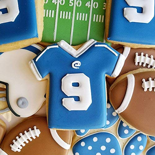 Ann Clark Cookie Cutters Juego de 4 cortadores de galletas camiseta deportiva / jersey con libro de recetas, camiseta pequeña, camiseta grande, camiseta sin mangas y jersey