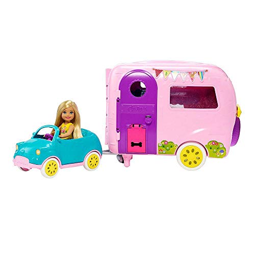 Barbie - Chelsea Muñeca y Su Caravana, con Perrito y Accesorios (Mattel FXG90) Barbie - Chelsea Muñeca y Su Caravana, con Perrito y Accesorios (Mattel FXG90)