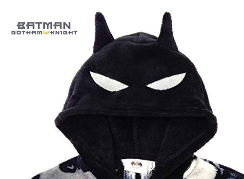 Batman Pijama Entero para Niños, Pijama De Una Pieza, Forro Polar Suave Y Acogedor, Onesie Infantil, Diseño Capucha 3D, Brilla En La Oscuridad! Regalo para Niños! 7-8 Años Batman Pijama Entero para Niños, Pijama De Una Pieza, Forro Polar Suave Y Acogedor, Onesie Infantil, Diseño Capucha 3D, Brilla En La Oscuridad! Regalo para Niños! 7-8 Años