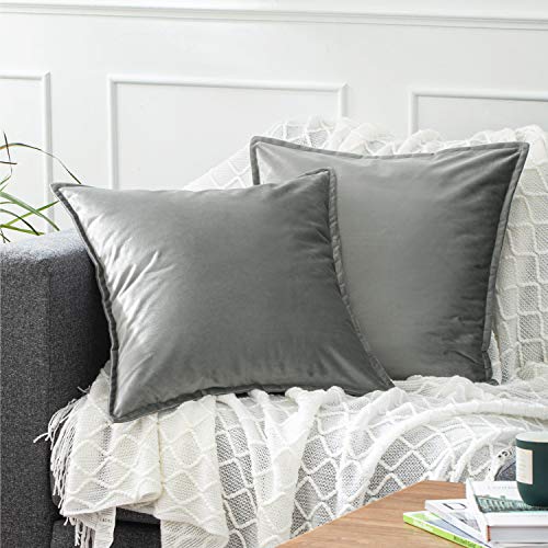 Bedsure Funda Cojin 45 x 45 Gris - Juego de 2 Fundas Cojines Decorativas de Terciopelo, Muy Suave, Funda de Almohada Cuadrada para Sofá, Dormitorio y Sala de Estar, con Cremallera