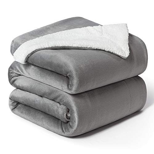 Bedsure Manta Reversible de Franela/Sherpa 220x240cm - Manta para Cama 135/150 de 100% Microfibra Extra Suave - Manta de Felpa Gris