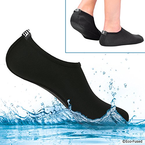 Calcetines de Agua para Mujeres – Extra Cómodos – Protege contra la Arena, Agua fría/Caliente, UV, Rocas/guijarros – Calzado fácil para Nadar, Voleibol de Playa, Snorkel, Vela, Surf, Yoga, Caminar