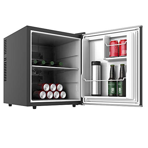 Cecotec mini bar GrandCooler 10000 Silent Black, de 46 L de capacidad, eficiencia energética A+, tecnología termoeléctrica, silencioso, luz LED interior y sistema Auto Defrost. Cecotec mini bar GrandCooler 10000 Silent Black, de 46 L de capacidad, eficiencia energética A+, tecnología termoeléctrica, silencioso, luz LED interior y sistema Auto Defrost.