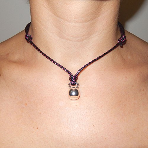 Colgante Kettlebell con cordón Encerado de Color Negro y Rosa. Regalo San Valentin Enamorados Colgante Kettlebell con cordón Encerado de Color Negro y Rosa. Regalo San Valentin Enamorados