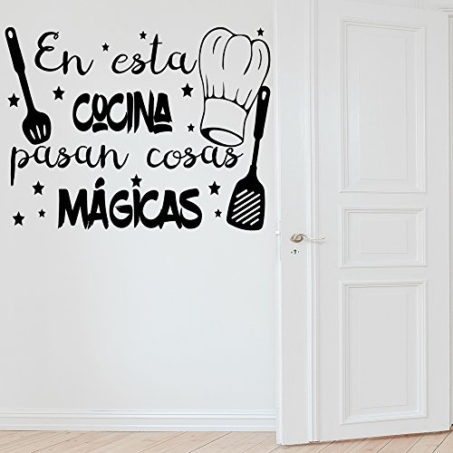 Docliick® Frase Vinilo para cocina o restaurante"EN ESTA COCINA PASAN COSAS MÁGICAS" Pegatina pared frases decorativas DC-18018 (30x20cm) Docliick® Frase Vinilo para cocina o restaurante"EN ESTA COCINA PASAN COSAS MÁGICAS" Pegatina pared frases decorativas DC-18018 (30x20cm)