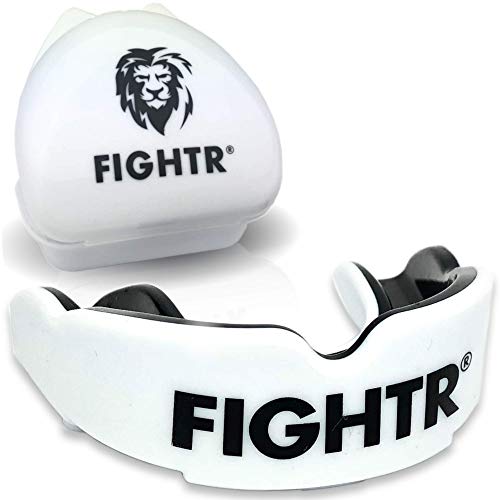 FIGHTR® Premium Protector bucal – respiración Ideal & fácil de Ajustar, protección Dental Deportiva para Boxeo, MMA, Muay Thai, Hockey y Deportes de Lucha, Incluye Caja higiénica FIGHTR® Premium Protector bucal – respiración Ideal & fácil de Ajustar, protección Dental Deportiva para Boxeo, MMA, Muay Thai, Hockey y Deportes de Lucha, Incluye Caja higiénica