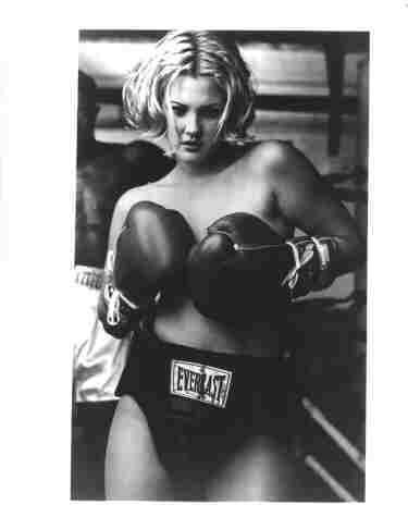 Foto Drew Barrymore con guantes de boxeo de, 8 x 10