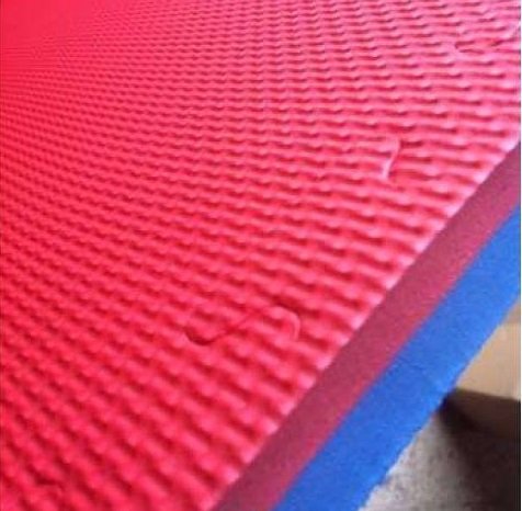 Grupo Contact Sol Tatami Puzzle 2 cm (Rojo/Azul) Borde Liso Desmontable Medida 1 x 1 m Grupo Contact Sol Tatami Puzzle 2 cm (Rojo/Azul) Borde Liso Desmontable Medida 1 x 1 m