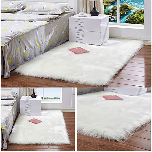 HM&DX Shaggy Alfombras Imitación De Piel De Cordero Piel Sintética, Suave Acogedor Fluffy Alfombras De Dormitorio Antideslizante Moderno Alfombra Sala Habitación Vivero -Blanco 60x150cm(24x59inch)