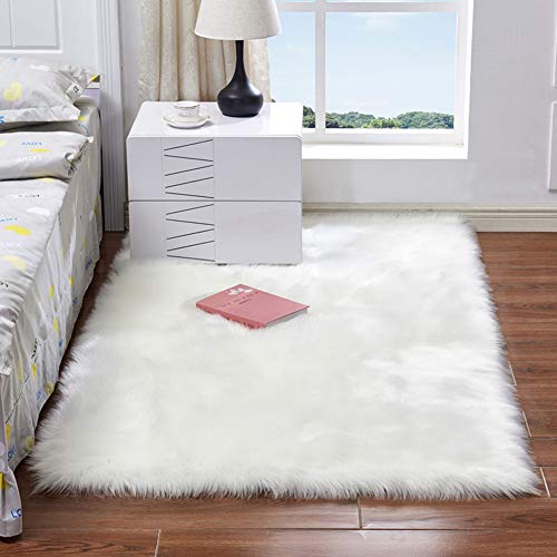 HM&DX Shaggy Alfombras Imitación De Piel De Cordero Piel Sintética, Suave Acogedor Fluffy Alfombras De Dormitorio Antideslizante Moderno Alfombra Sala Habitación Vivero -Blanco 60x150cm(24x59inch)