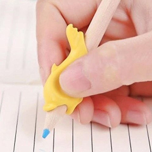 iTemer Juego de 4 lápices de silicona para escritura con forma de pez, herramienta para corrección de postura para niños (color al azar)