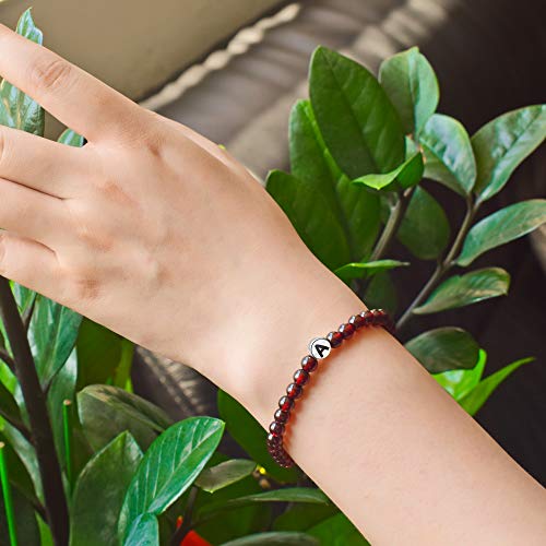 J.Endéar Letra inicial A-Z Alfabeto Pulsera de piedras preciosas, Pulsera de granate natural rojo de 5 mm, Pulseras de cuentas elásticas de plata con letras