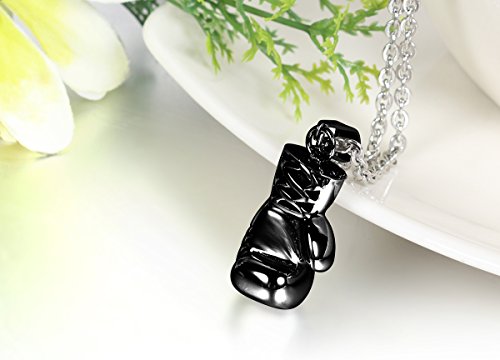 JewelryWe Collar para Hombre, Acero Inoxidable Golden para Hombre Guantes de Boxeo Colgante Collares Motorista de Carreras con 55,88 cm Cadena, Plateado y Negro Dorado,Regalos para Navidad Cumpleaños JewelryWe Collar para Hombre, Acero Inoxidable Golden para Hombre Guantes de Boxeo Colgante Collares Motorista de Carreras con 55,88 cm Cadena, Plateado y Negro Dorado,Regalos para Navidad Cumpleaños