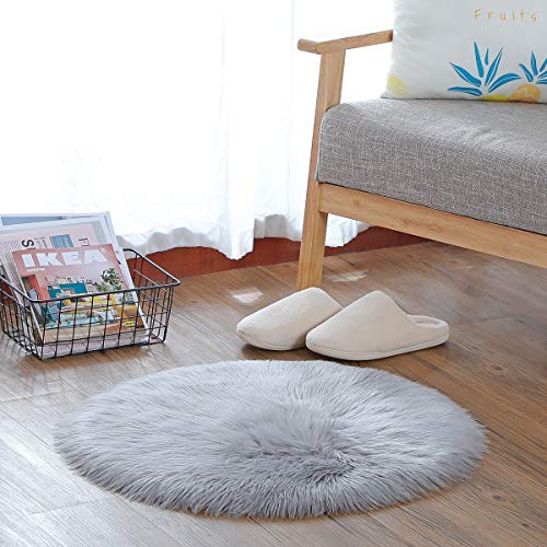 Kaihong - Alfombra de pelo largo sintético de calidad superior, imitación de piel de cordero, para utilizarse como alfombra de cama o sofá, poliéster, Redondo gris., 60 x 60 cm