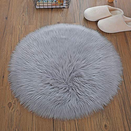 Kaihong - Alfombra de pelo largo sintético de calidad superior, imitación de piel de cordero, para utilizarse como alfombra de cama o sofá, poliéster, Redondo gris., 60 x 60 cm