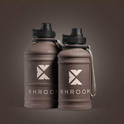 Khroom® Botella de Agua XXL de 1.3 y 2.2 litros de Acero Inoxidable | Adecuado Ácido Carbónico | Libre de BPA | Botella de Fitness de 2L para Deportes, Gimnasia y Ocio. (marrón, 1.3 litros)