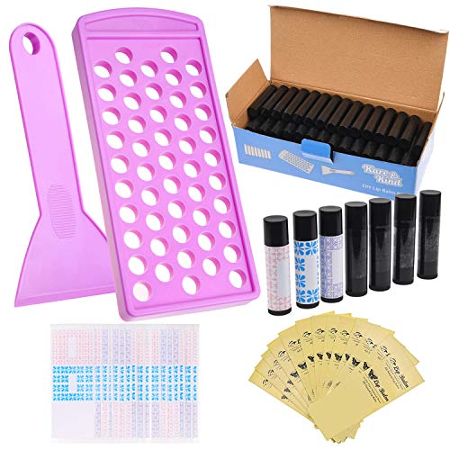 Kit de Bandeja de Llenado de Bálsamo Labial Kare & Kind – 1x Bandeja de Llenado, 1x Espátula, 50x Tubos de Bálsamo Labial (Negro), 50x Pegatinas Personalizables (3 Colores), 50x Pegatinas Impresas