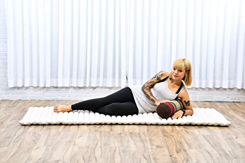 Leewadee Yoga Bolster pequeño – Cojín Alargado para Pilates y meditación, reposacabezas Hecho a Mano de kapok ecológico, 55 x 15 x 15 cm, marrón Rojo