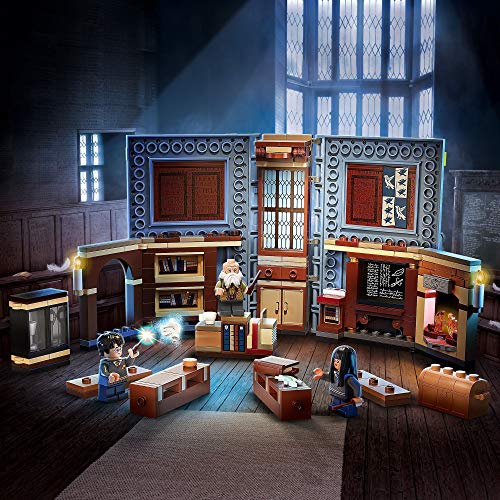 LEGO 76385 Harry Potter Momento Hogwarts: Clase de Encantamientos, Libro de Juguete Coleccionable, Set Portátil, Estuche de Viaje