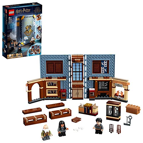 LEGO 76385 Harry Potter Momento Hogwarts: Clase de Encantamientos, Libro de Juguete Coleccionable, Set Portátil, Estuche de Viaje