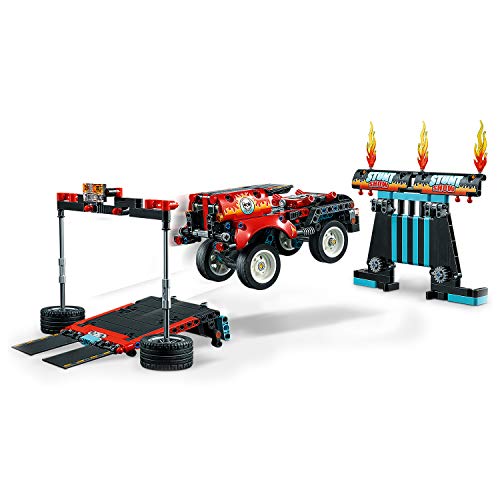 LEGO Technic - Espectáculo Acrobático: Camión y Moto, Set de Construcción de Juguete con Modelo 2 en 1 y Motor Pull-back, Incluye un Aro de Fuego de Juguete (42106)