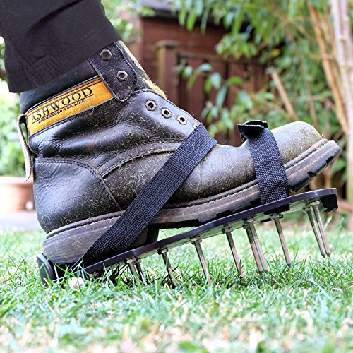 Maison & White Zapatos para airear el césped | Correas ajustables | Tamaño universal para todos los zapatos | Para un césped exuberante saludable Maison & White Zapatos para airear el césped | Correas ajustables | Tamaño universal para todos los zapatos | Para un césped exuberante saludable
