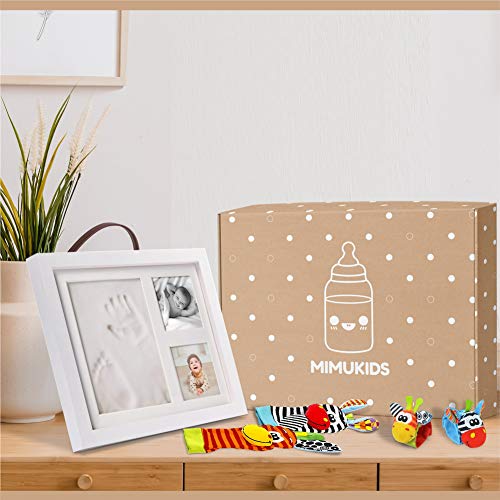 MIMUKIDS marco huellas bebe con sonajeros bebes pies y manos - regalo bebe originales marco para huella bebe con juguete para mano y pies son los mejores regalos originales para bebes recien nacidos MIMUKIDS marco huellas bebe con sonajeros bebes pies y manos - regalo bebe originales marco para huella bebe con juguete para mano y pies son los mejores regalos originales para bebes recien nacidos