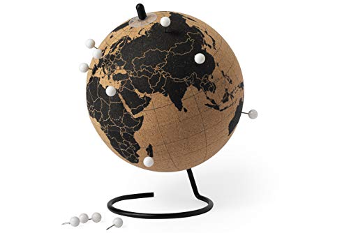 MKTOSASA - Globo Terráqueo Pequeño de Corcho Natural para los más Viajeros. Base Metálica y 12 Marcadores Chincheta Incluidos. Presentado en Caja de Diseño Eco. 15cm de diámetro - Línea Natural MKTOSASA - Globo Terráqueo Pequeño de Corcho Natural para los más Viajeros. Base Metálica y 12 Marcadores Chincheta Incluidos. Presentado en Caja de Diseño Eco. 15cm de diámetro - Línea Natural
