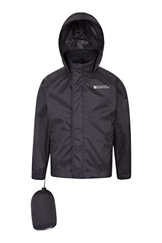 Mountain Warehouse Chaqueta Pakka para niños - Chubasquero y Cortavientos Transpirable, Repelente al Agua, con 2 Bolsillos y Plegable - Ideal para excursiones y Paseos Negro 5-6 Años