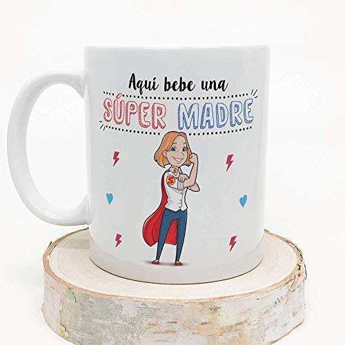 MUGFFINS Tazas Mama para Madres - AQUÍ Bebe UNA Super Madre - Taza Desayuno Original 350 ml - Idea Regalo para el día de la Madre MUGFFINS Tazas Mama para Madres - AQUÍ Bebe UNA Super Madre - Taza Desayuno Original 350 ml - Idea Regalo para el día de la Madre