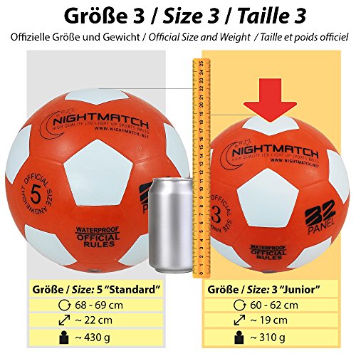 NIGHTMATCH Balón de Fútbol Ilumina Incl. Bomba de balón - LED Interior se Enciende Cuando se patea – Brilla en la Oscuridad - Tamaño 3 - Tamaño y Peso Oficial Naranja/Blanco