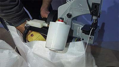 PAMPOLS Pack de 5 Bobinas de Hilo Grueso de Poliéster para Máquina Cosedora de Sacos, Cuerda de Alta Resistencia para Cerrar Costales, 5 Conos de 20/4 de 200gr, Color Blanco PAMPOLS Pack de 5 Bobinas de Hilo Grueso de Poliéster para Máquina Cosedora de Sacos, Cuerda de Alta Resistencia para Cerrar Costales, 5 Conos de 20/4 de 200gr, Color Blanco