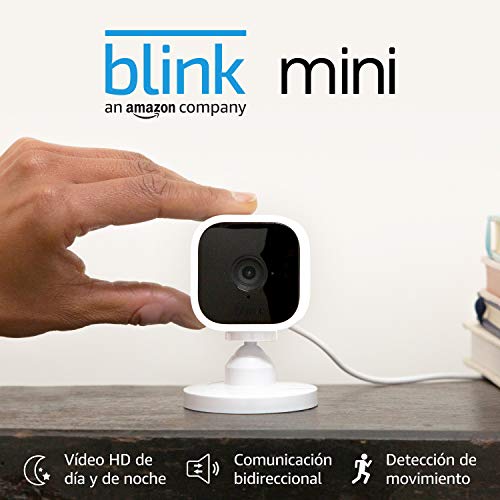 Presentamos la Blink Mini, cámara de seguridad inteligente, compacta, para interiores, con enchufe, resolución de vídeo HD 1080p, detección de movimiento y compatible con Alexa – 1 Cámara