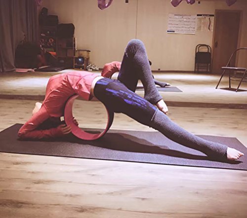 Qubabobo - Rueda de yoga, con un diseño muy resistente, para realizar estiramientos, para realizar posturas de yoga, realizar ejercicios de flexión de columna o la postura del puente, negro /rojo