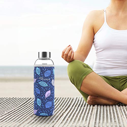 Ryaco Botella de Agua Cristal 550ml, Botella de Agua Reutilizable 18 oz, Sin BPA Antideslizante Protección Neopreno Llevar Manga y Cepillo de Esponja (Foglia BLU)