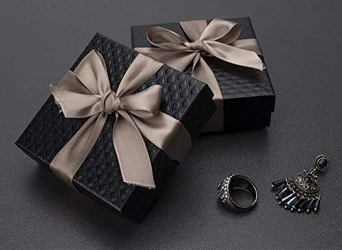 Switory 52pcs Cajas de regalo de joyería, 9x9x3cm Cajas de papel de regalo de cuadrado negro pequeño para pulsera Cajas de collar de cartón Colgante con relleno de pelusa de algodón