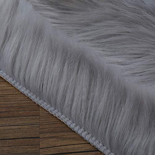 SXYHKJ Oveja de Piel sintética Felpudo Alfombra Antideslizante Lujosa Suave Lana Artificial Alfombra para salón Dormitorio baño sofá Silla cojín (Gris, 60X90CM)