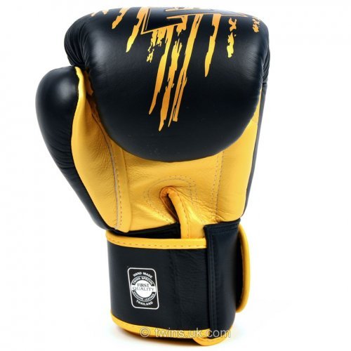 Twins Special Black & Gold Claw Boxing Gloves 10oz