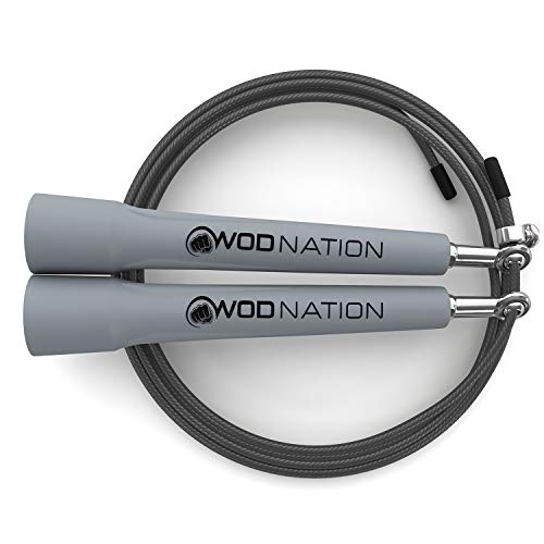 WOD Nation - Cuerda de alta velocidad para entrenamiento de resistencia para deportes como cross fitness, boxeo, artes marciales o simplemente para mantenerse en forma, totalmente ajustable para hombres, mujeres y niños, color gris.