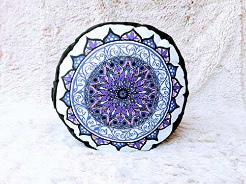 Zafu, cojín de meditación en tonos morados y blanco con mandala lila diseñado por floresyabejas Zafu, cojín de meditación en tonos morados y blanco con mandala lila diseñado por floresyabejas