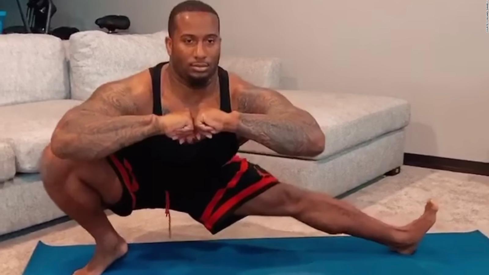 Cómo el yoga ayuda a Mike Daniels, jugador profesional de la NFL, a combatir la tensión