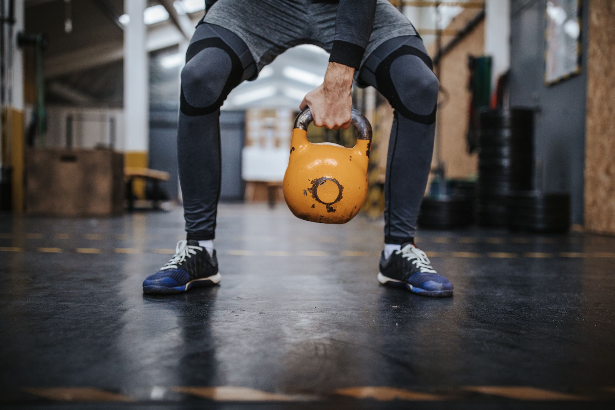 Desafíate a ti mismo con esta explosión de 2 movimientos con kettlebell y peso corporal