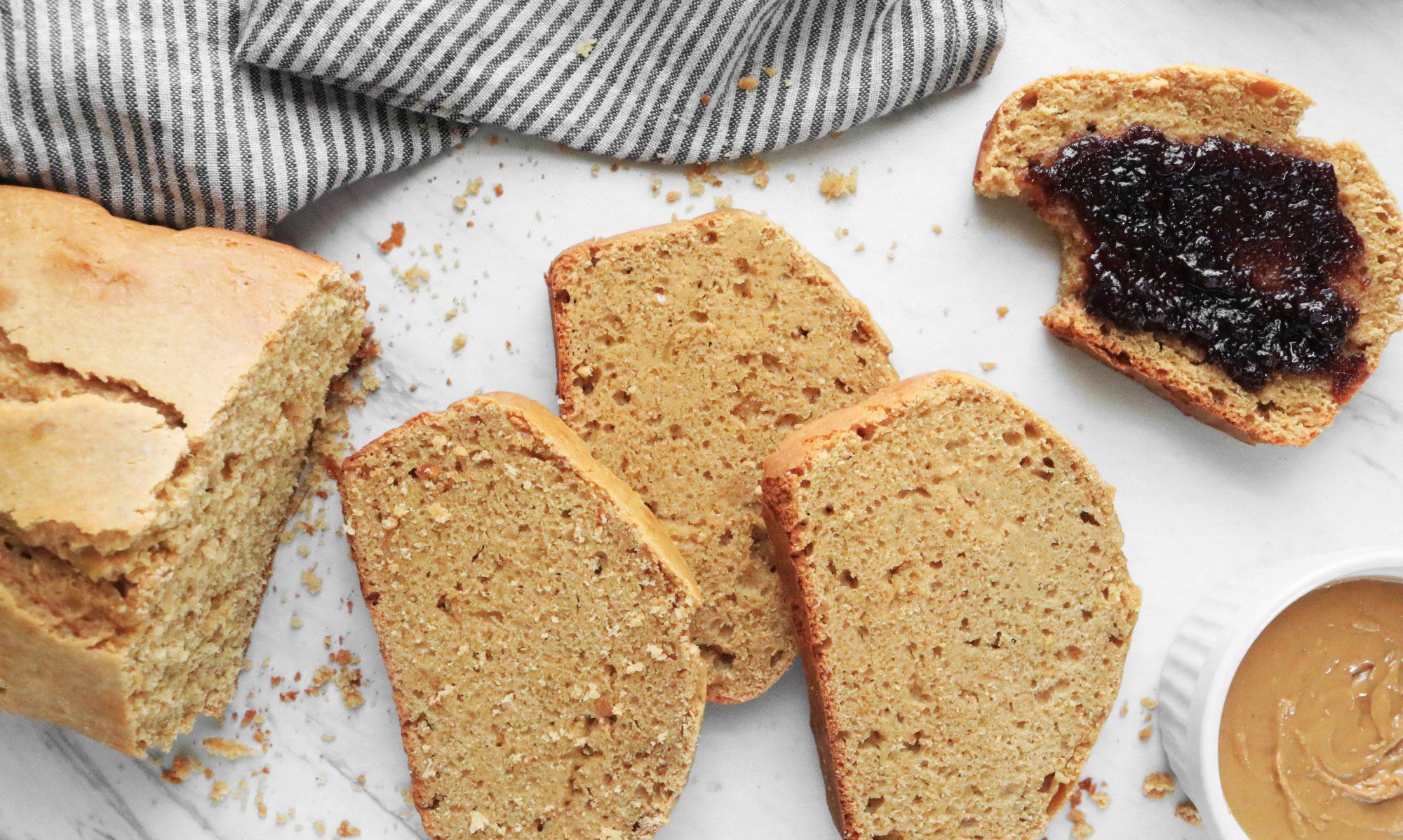Es probable que ya tengas todo lo que necesitas para hacer este pan de mantequilla de cacahuete de 7 ingredientes
