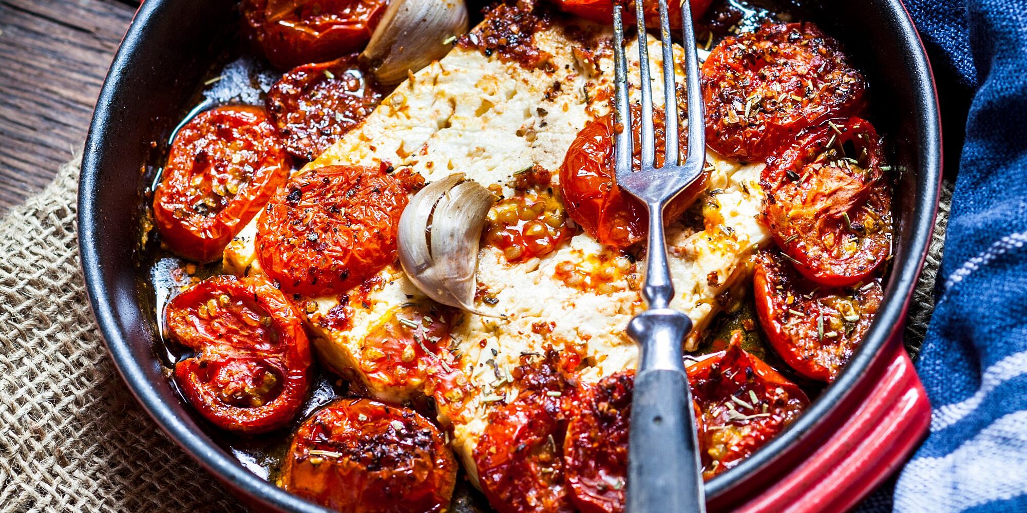 La pasta con feta al horno está arrasando en TikTok: así se hace