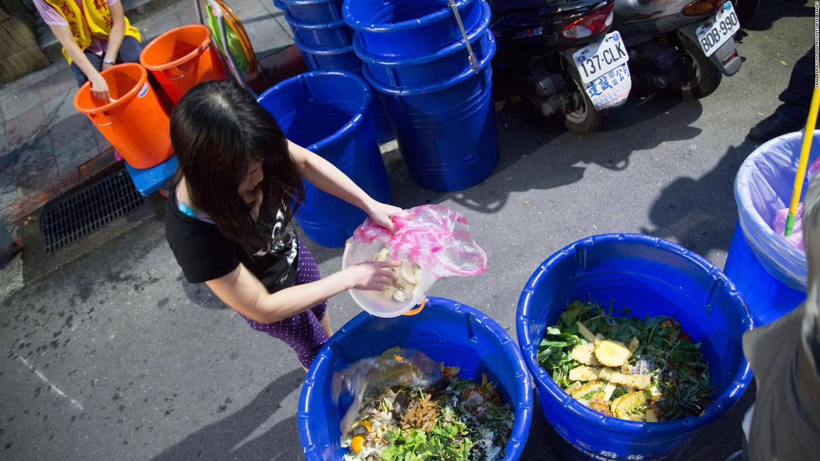 Docena Sucia 2021: Vea la lista de alimentos con más y menos pesticidas