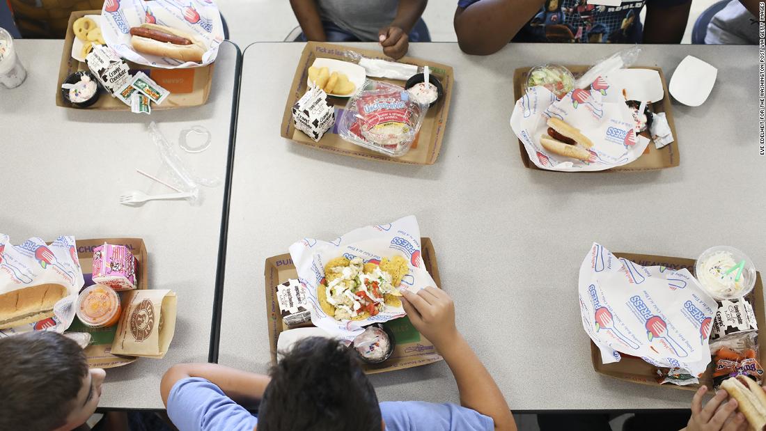 Las comidas más saludables del día para los niños provienen de los comedores escolares