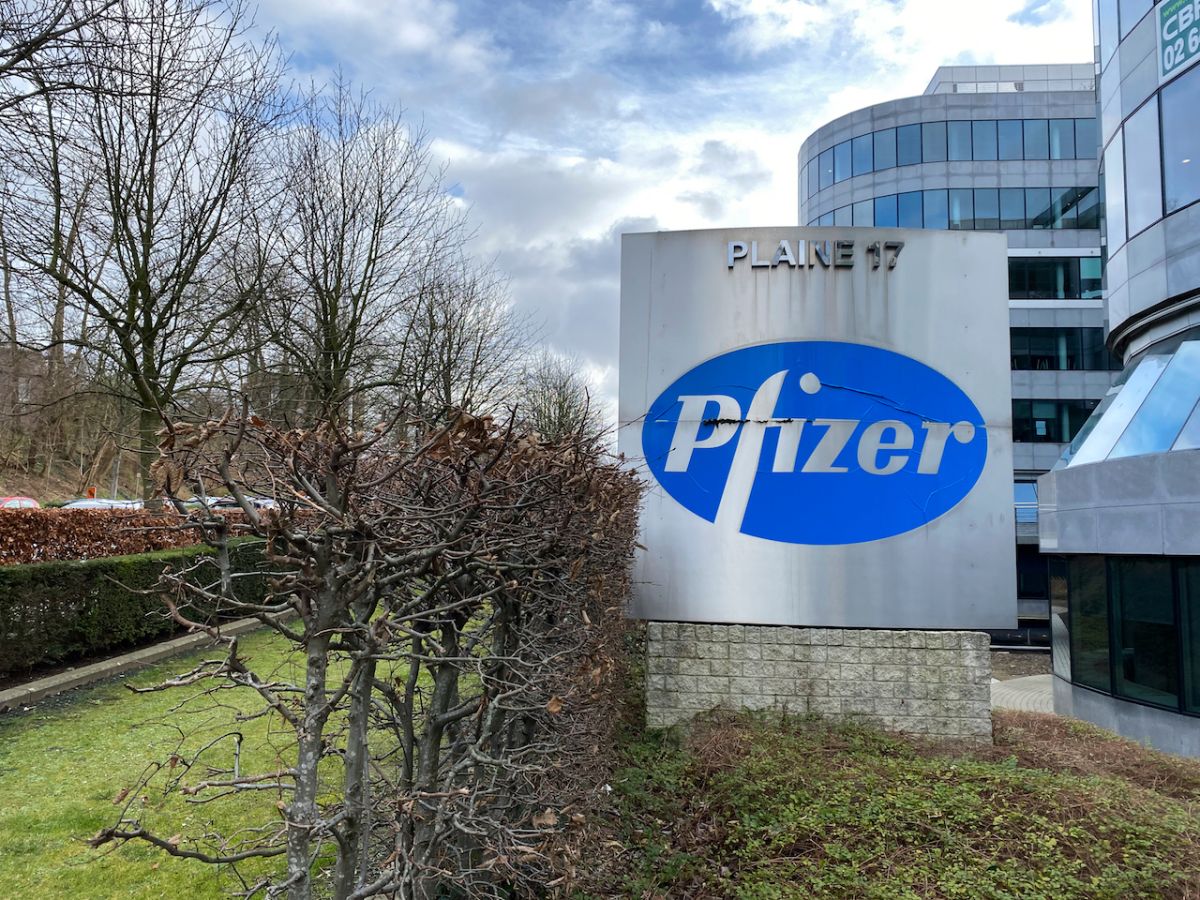 Pfizer/BioNTech dan el primer paso hacia la plena aprobaci贸n de la vacuna COVID-19