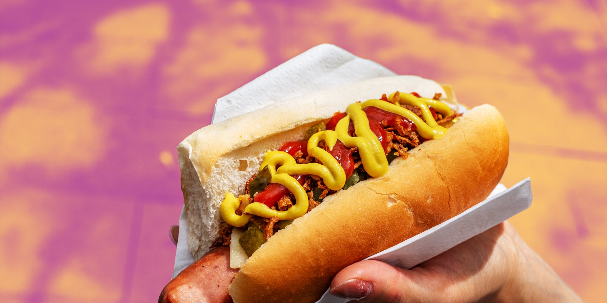Comer un perrito caliente puede restarte 36 minutos de vida, sugiere un nuevo estudio