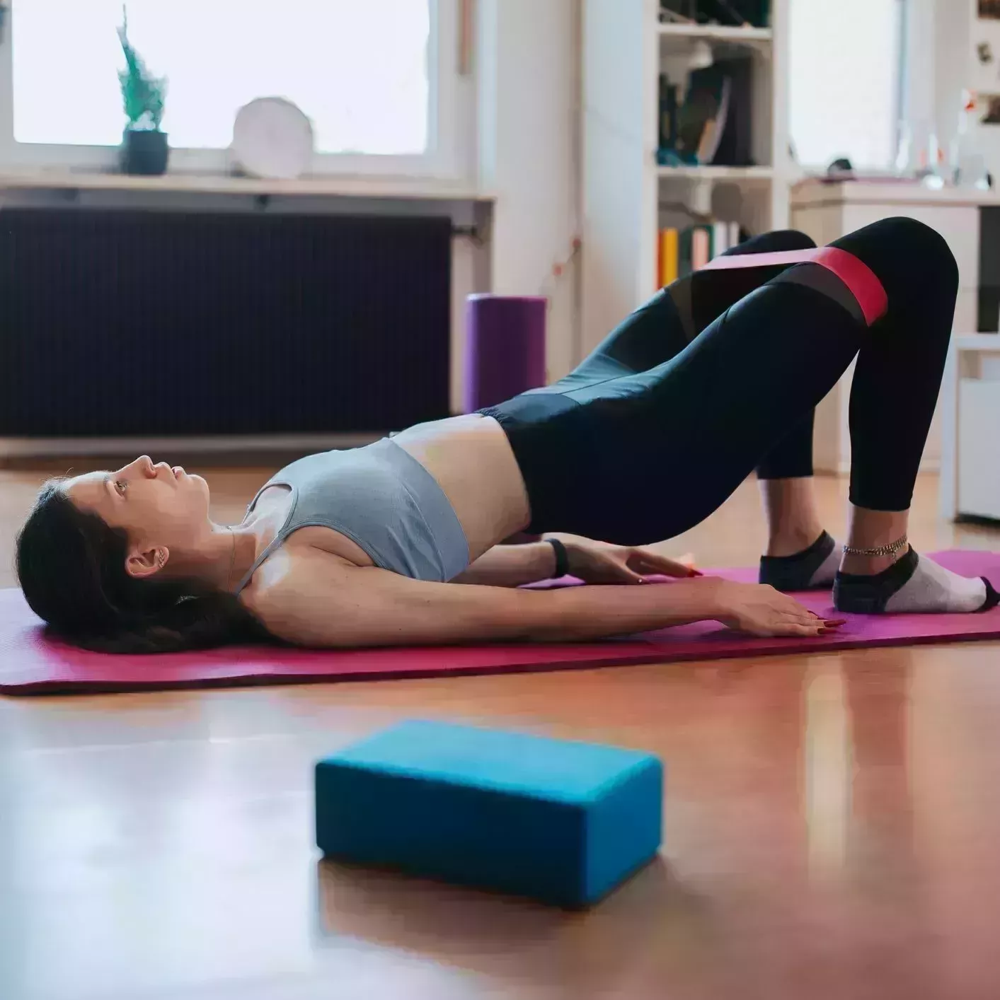 15 mejores ejercicios de piernas para mujeres, según los mejores expertos en fitness