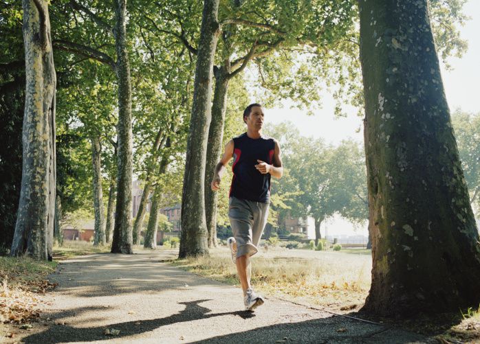 Cómo hacer el seguimiento y el registro de tus carreras al aire libre
